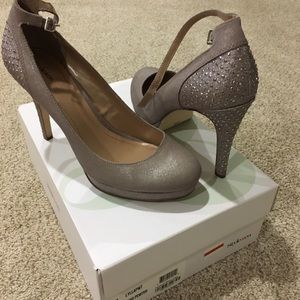 Size 9.5 women’s pumps